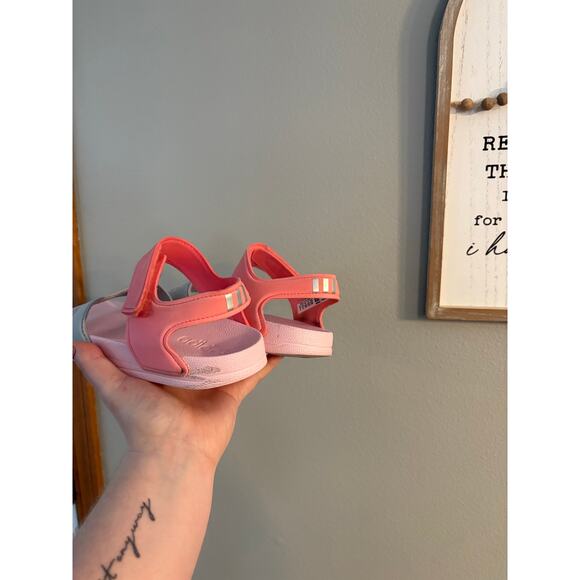 Adidas Adilette Sandals Youth Size 2 - Picture 5 of 7